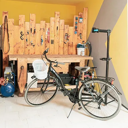Bed And Bike Guest house 2*