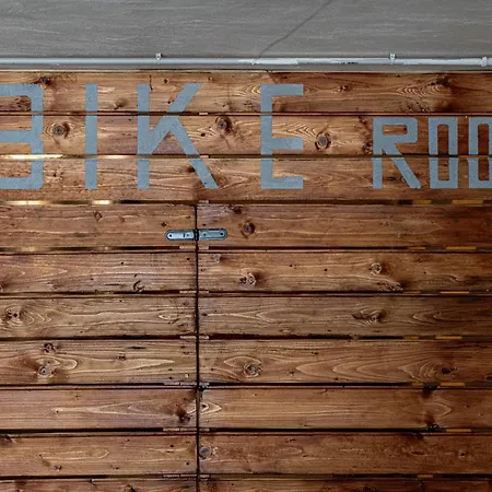 Bed And Bike 2*